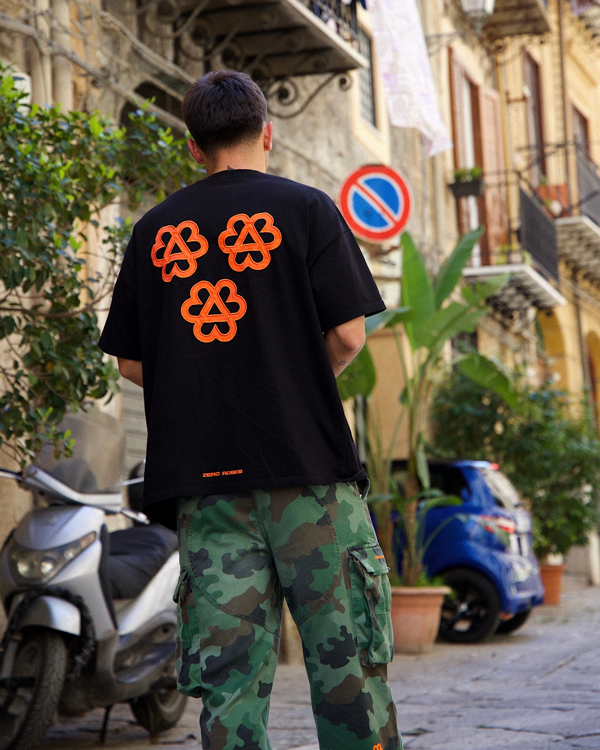 Emblem T-Shirt - Black