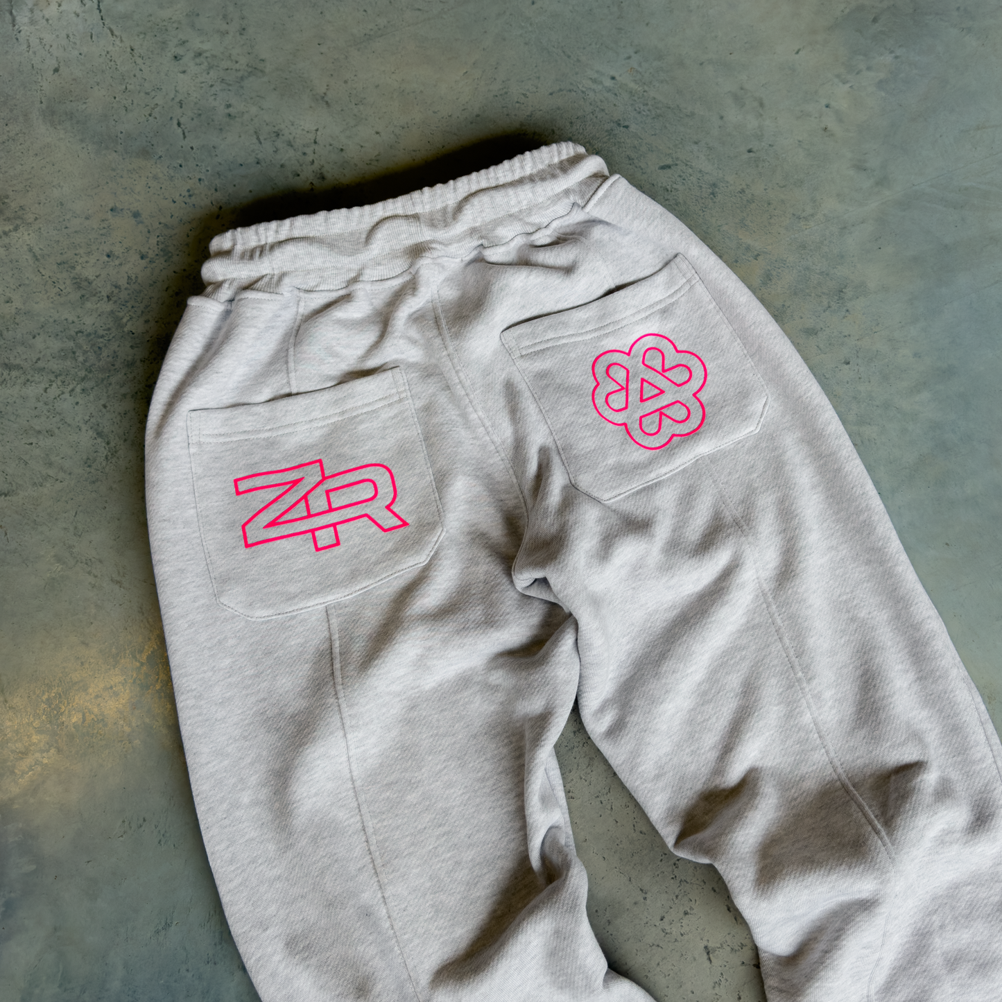 Classic Sweatpants - Light Grey