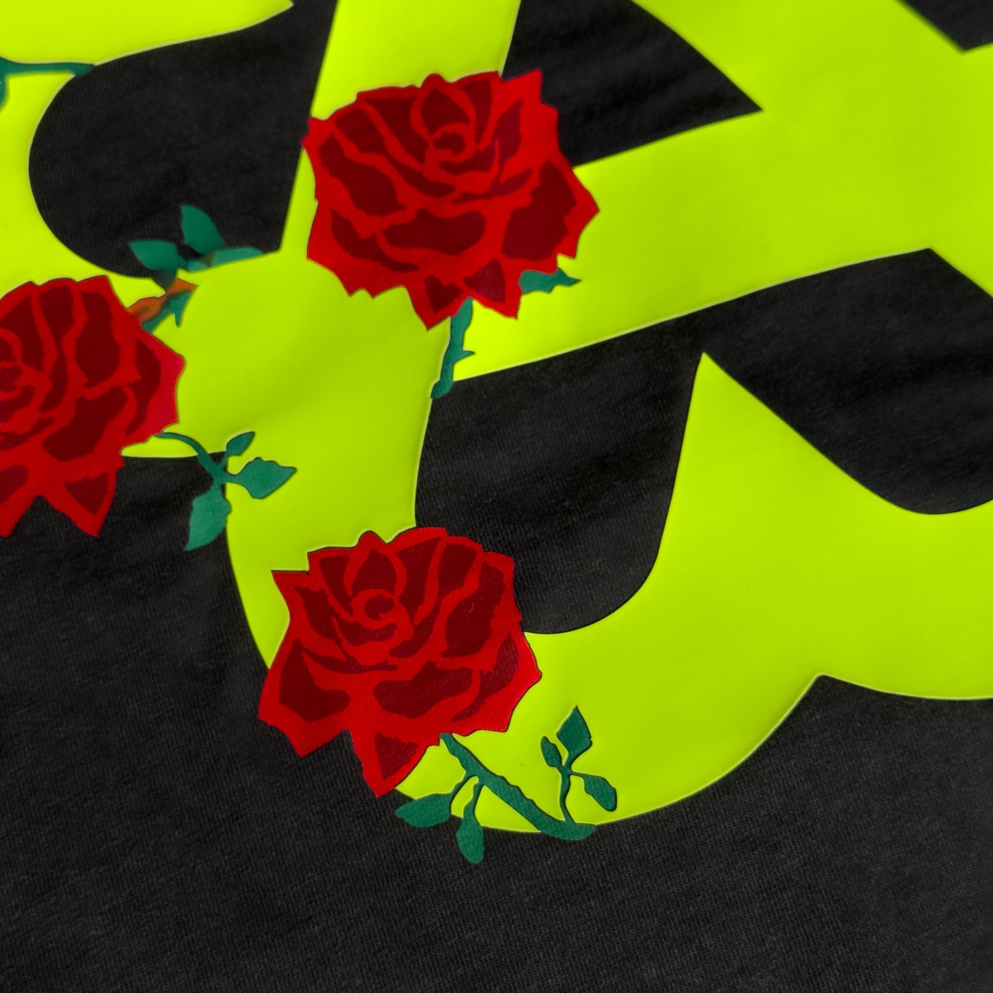 Roses T-Shirt - Vintage Black
