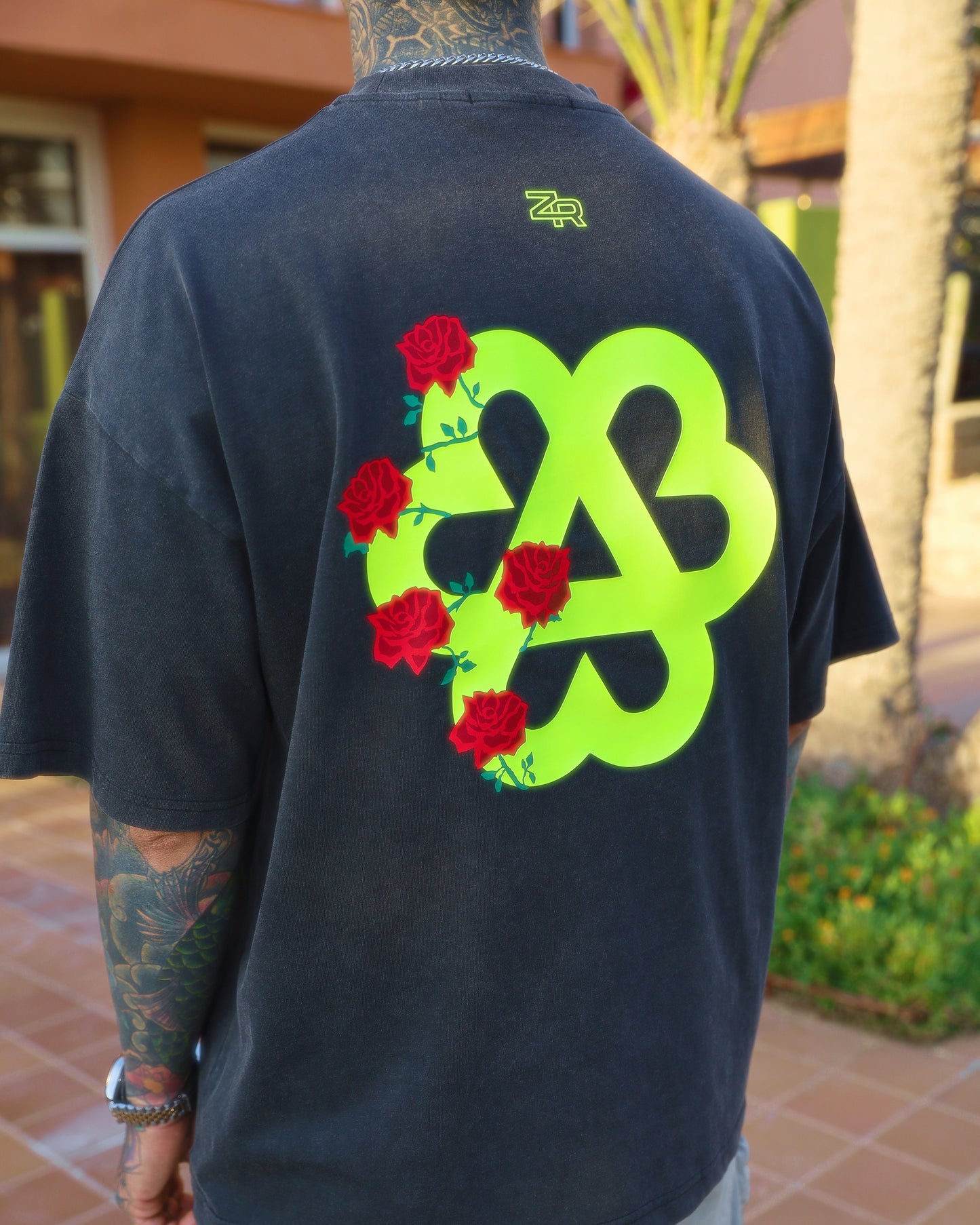 Roses T-Shirt - Vintage Black